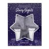 The Indulgent Bathing Co. Starry Nights Cosy Night Slipper Set Dárková kazeta tělové mléko Lavender And Lime Flower Body Lotion 100 ml + sprchový krém Lavender And Lime Flower Shower Cream 100 ml + plyšové pantofle Luxury Fluffy Slippers M/L 1 pár poškozená krabička