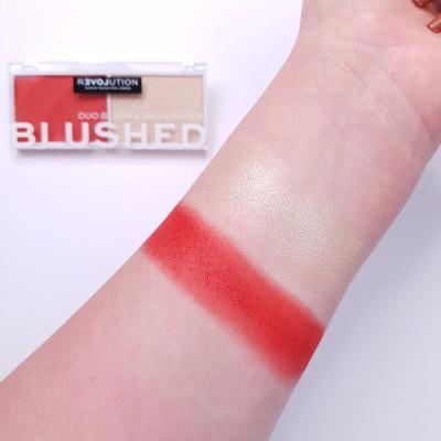 Revolution Relove Colour Play Blushed Duo Blush &amp; Highlighter Konturovací paletka pro ženy 5,8 g Odstín Daydream