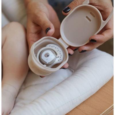 LOVI Soother Container Beige Pouzdro na dudlík pro děti 1 ks