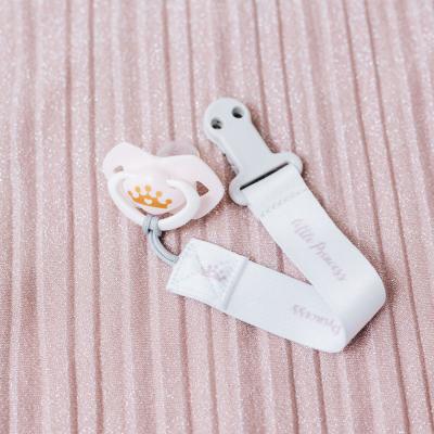 Canpol babies Royal Baby Soother Clip With Ribbon Little Princess Klip na dudlík pro děti 1 ks