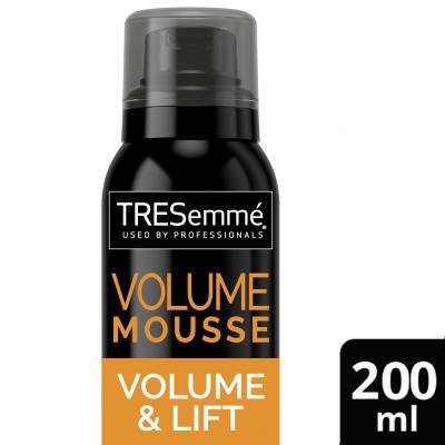 TRESemmé Volume Mousse Tužidlo na vlasy pro ženy 200 ml