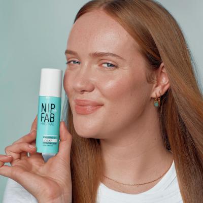 NIP+FAB Hydrate Hyaluronic Fix Extreme⁴ Hydrating Serum 2% Pleťové sérum pro ženy 50 ml