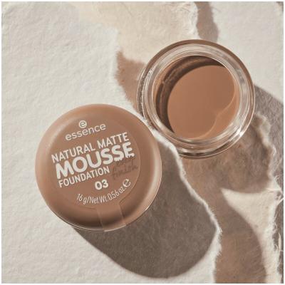 Essence Natural Matte Mousse Make-up pro ženy 16 g Odstín 03